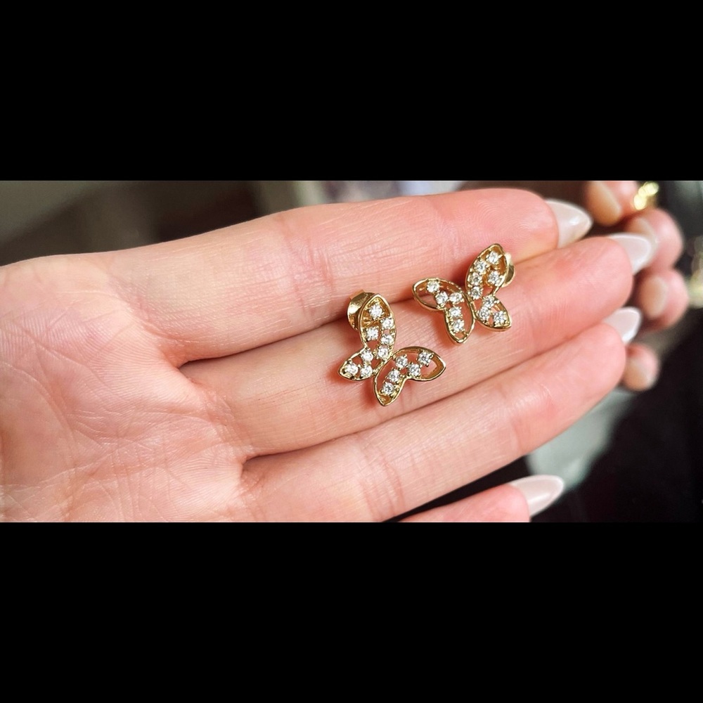 Gorgeous 14K Gold Vermeil Dainty Butterfly Earrings & Necklace Set - Picture 7 of 8